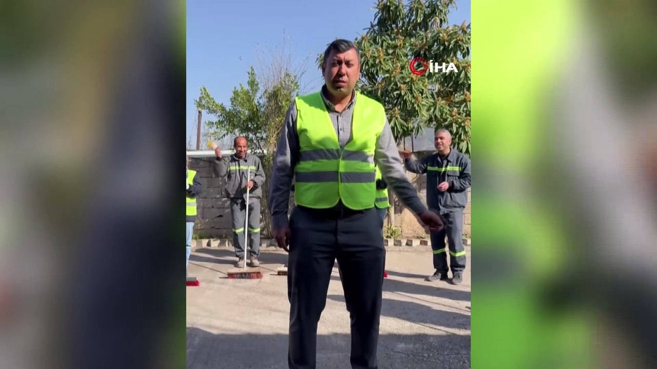 Hatay'da temizlik görevlileri de sosyal medyaya...