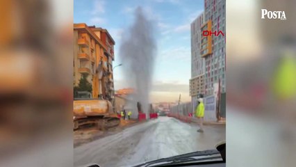 Kadıköy'de su borusu patladı! Tazyikli suyu görenler inanamadı