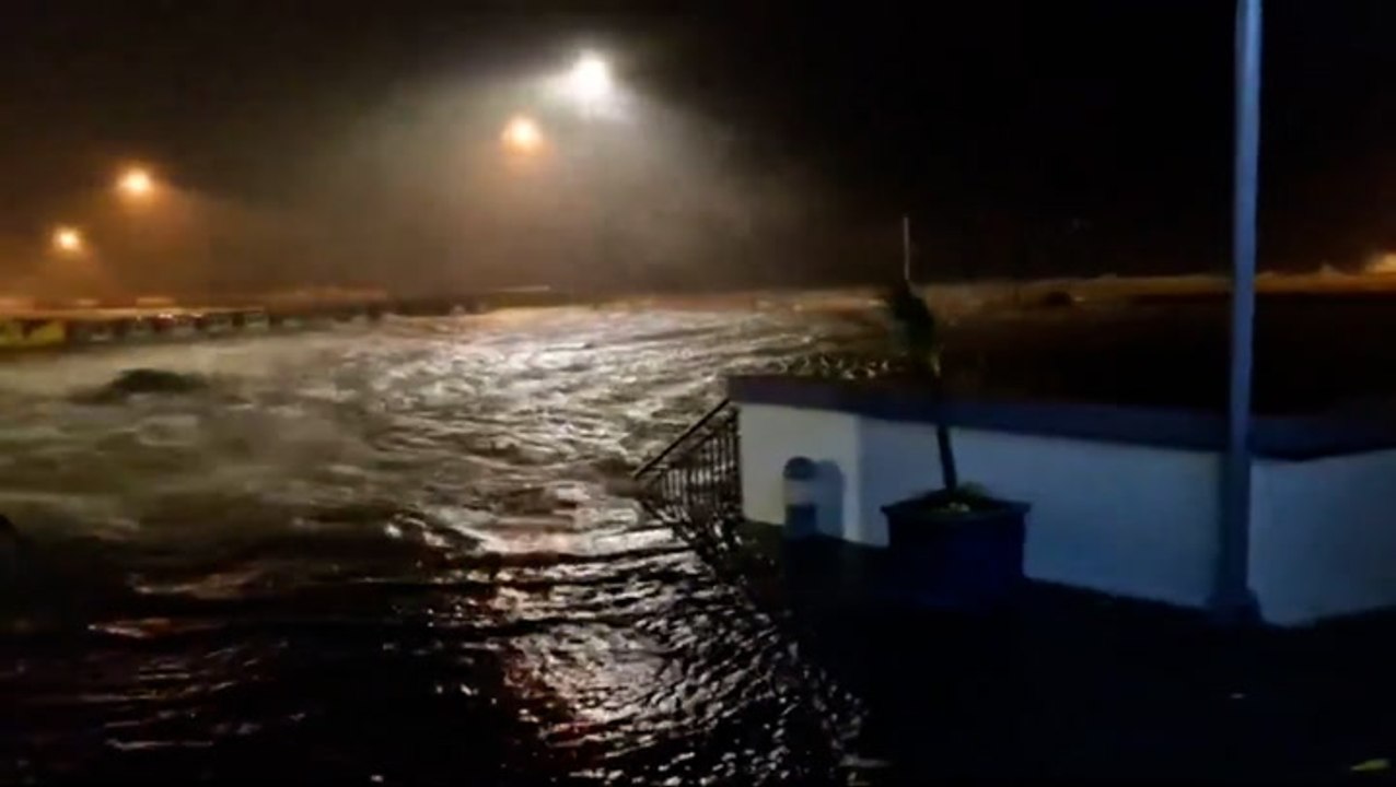Storm Eowyn: Heavy winds and rain lash Galway Aquarium in 'worst weather ever seen‘