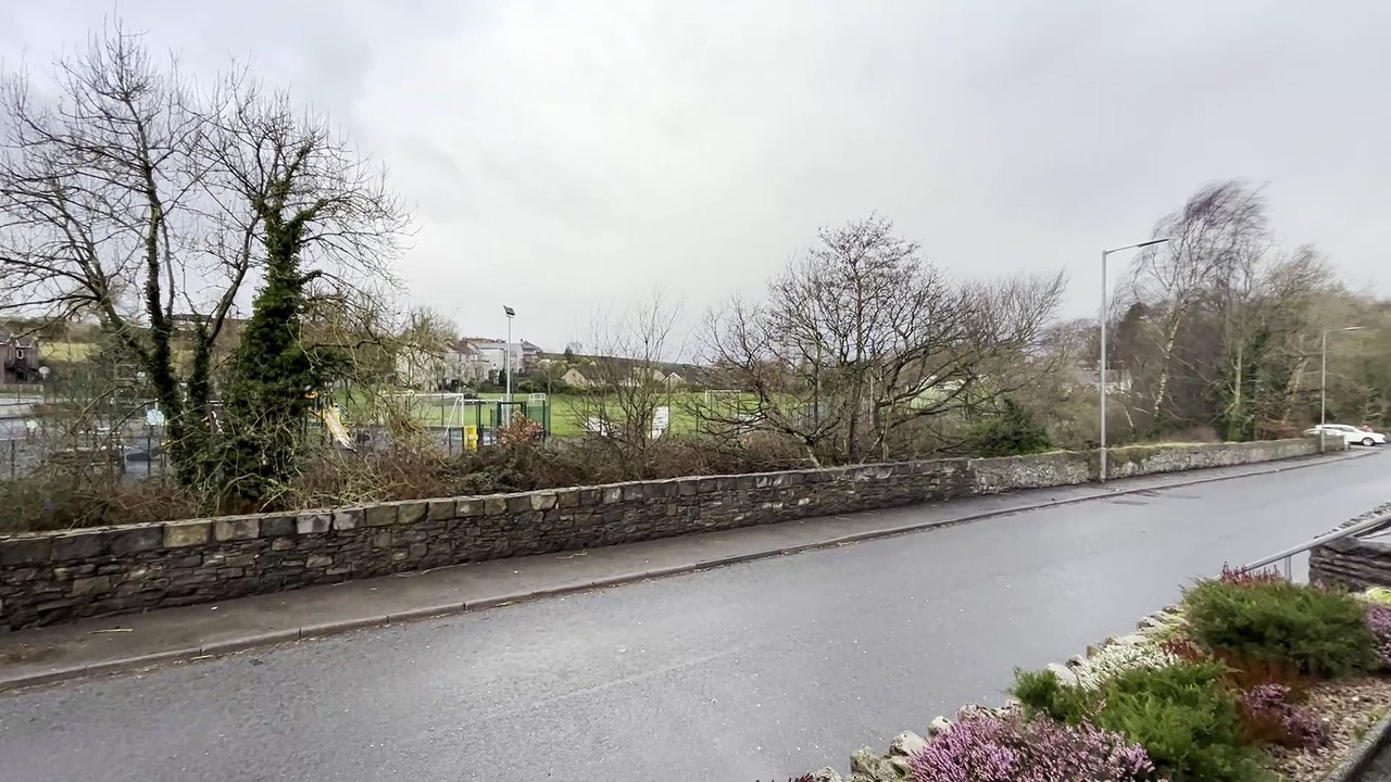 Normally busy road in Armagh quiet and local park closed as Storm Eowyn hits Northern Ireland