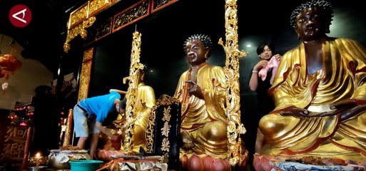 Makna dalam tradisi bersihkan kelenteng sambut Imlek