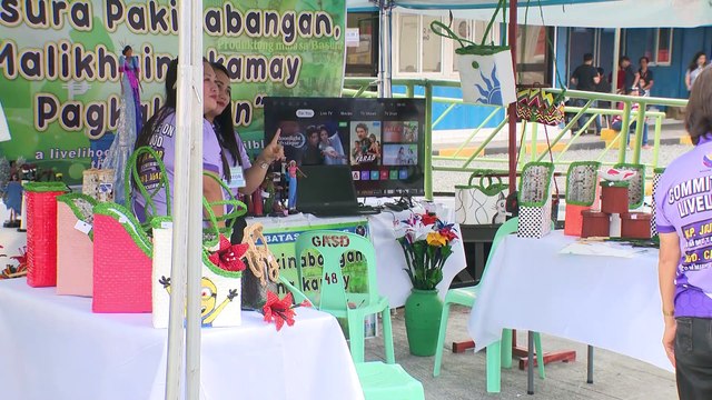 Ilang sasakyan na ilegal na nakaparada sa Sta. Mesa, Manila, tiniketan at hinatak ng MMDA; kahalagahan ng pagre-recycle, iginiit ng MMDA sa idinaos na ‘Road to Zero Waste Expo’