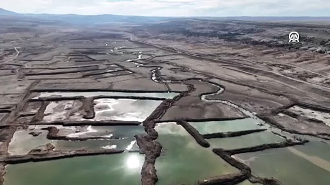 🔴Karaman'da kuraklığın etkisiyle İbrala Barajı'ndaki su seviyesi büyük oranda düştü.