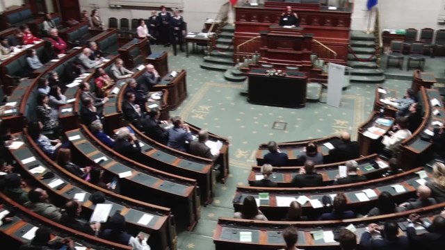 Cérémonie en l'honneur des victimes de génocide à la Chambre