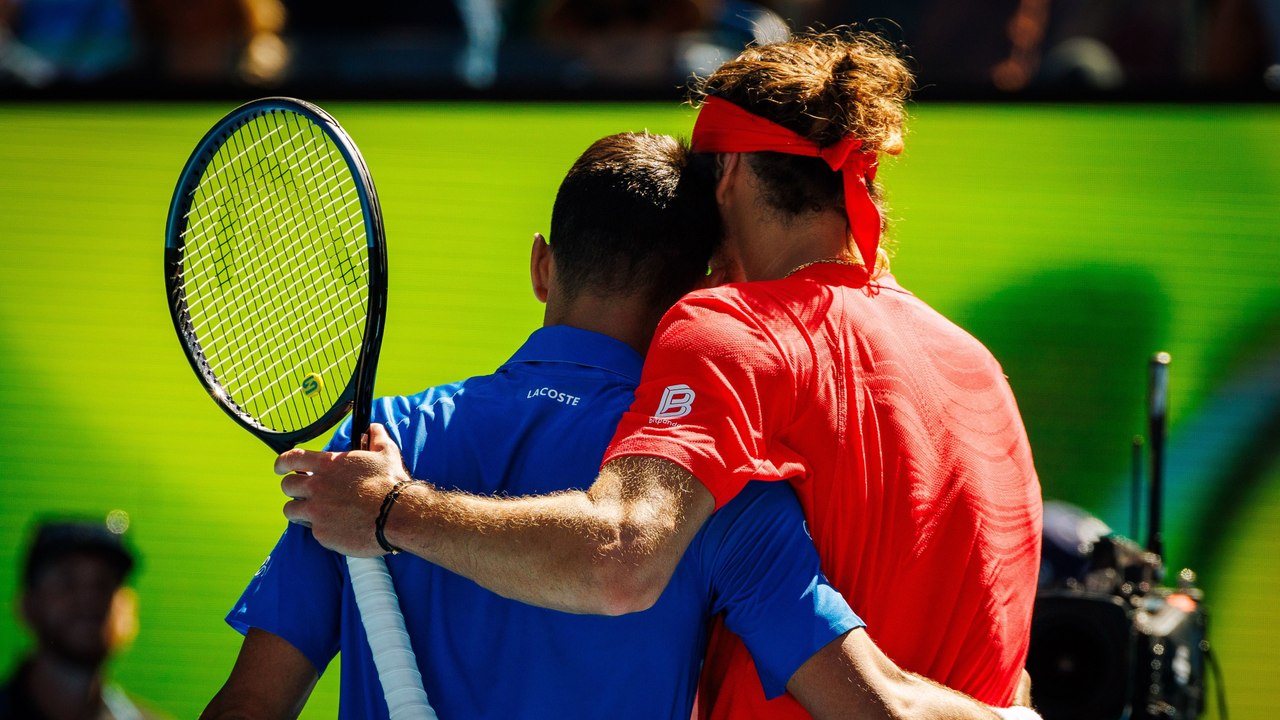 Zverev über Djokovics Verletzung: 'Ich bewundere ihn'