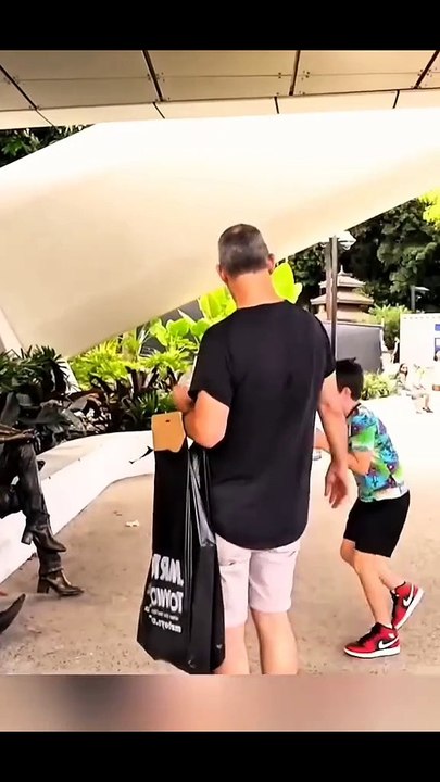 Can You Spot the Real Statue Hilarious Prank Reactions!  #yemen #egypt #india #belarus #russia #turkey #sudia #اليمن #السعودية #بيلاروسيا #روسيا #الصين #funny #fun #bushman #prank #pranks #funnypranks