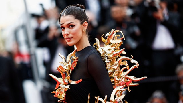 GALA VIDEO - Iris Mittenaere : sa petite-sœur Manon, son soutien de l’ombre