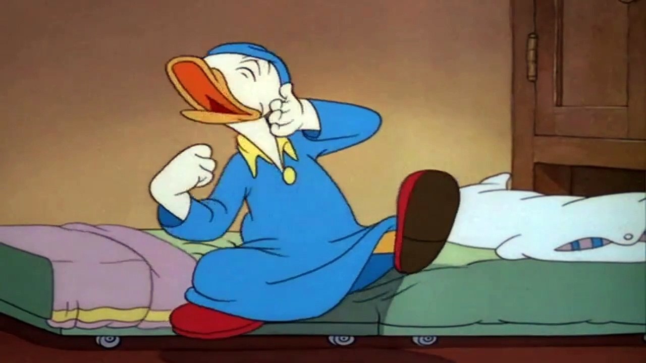 Donald Duck Cartoons 25 - Early To Bed 1941 | Need a tight sleeping? Snooze the alarm clock