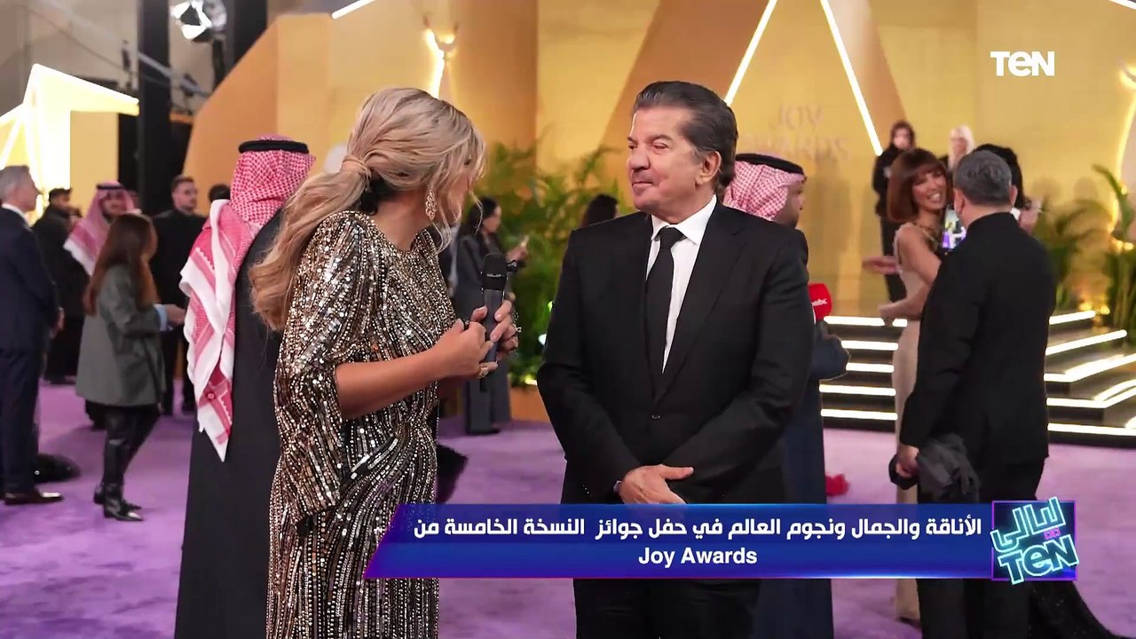 المطرب وليد توفيق من حفل جوائز جوي أورد ورسالة للمستشار تركي آل الشيخ