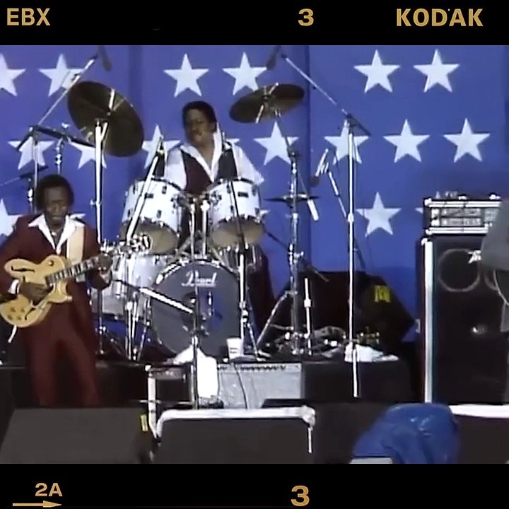 B. B . King - How Blue Can You Get (Live at Farm Aid 1985)