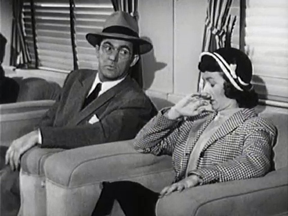 Atom Man vs Superman (1950)  E05 - Atom Man Tricks Superman