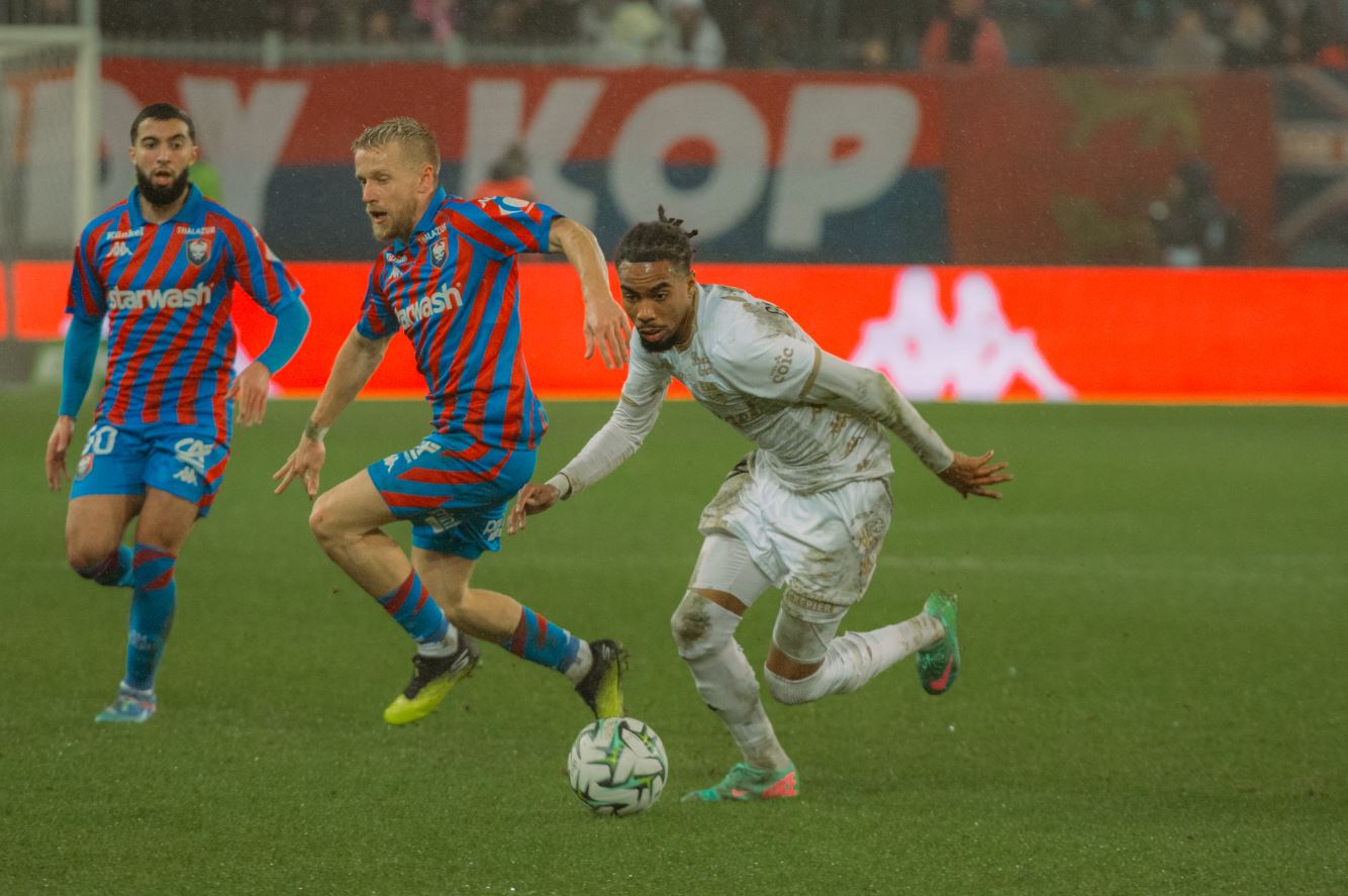 Ligue 2 : Guingamp enfonce Caen pour se hisser sur le podium !