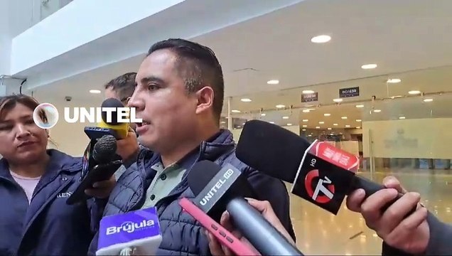 “Los únicos dólares que hay en el país son los dólares de Alasita”, dice diputado opositor