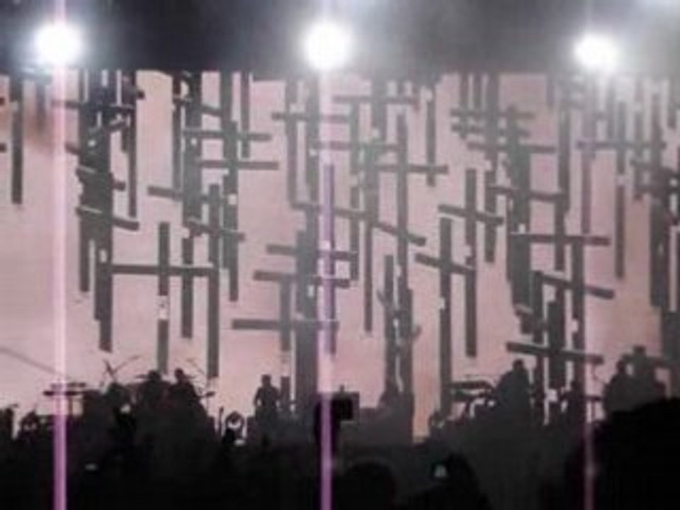 Roger Waters - Another Brick in the Wall - Live at Coachella