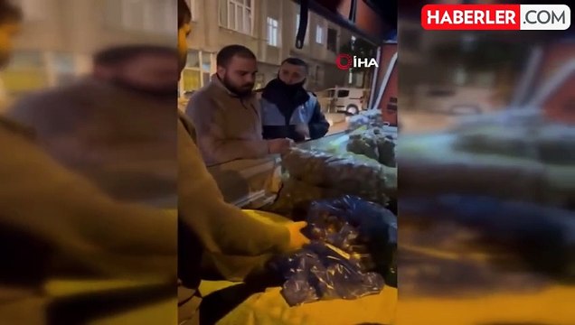 Esenyurt'ta Seyyar Satıcının Terazi Oyununu Vatandaş Bozdu