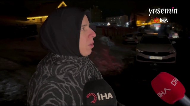 Utanç kareleri! 78 kişiye mezar olan otelin ön Grand Kartal Otel'in önünde hatıra fotoğrafı çektirdiler