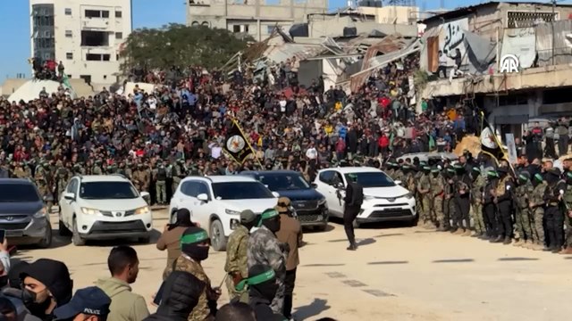 Hamas, 4 İsrailli kadın esiri Kızılhaç'a teslim etti
