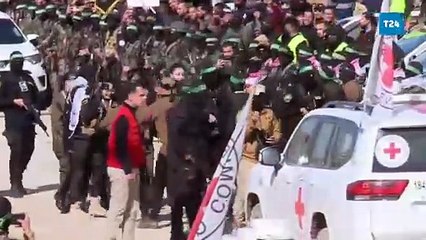 Hamas'ın elindeki İsrailli 4 rehinenin serbest bırakılma anları...