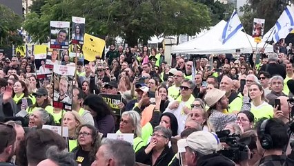 أجواء فرح وتأثر في تل أبيب مع تسليم الرهائن الإسرائيليات الأربع