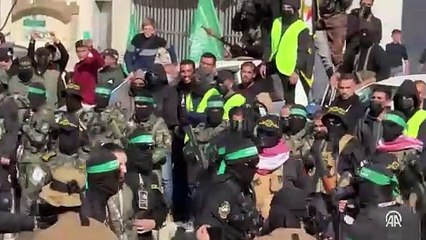 Rehine takasında Kassam Tugayları'nın gövde gösterisi