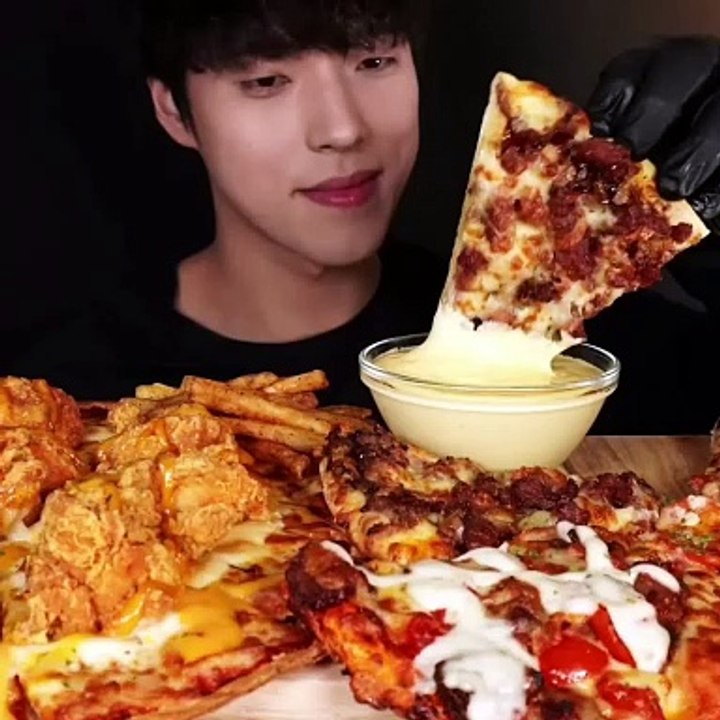 Follow for more ASMR videos🌮🍟 Credits: @ddm_ddang #mukbang #asmr #fastfood #asmreating