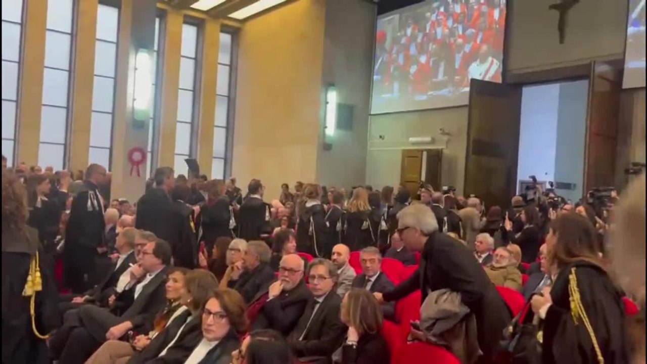Magistrati milanesi lasciano l'Aula Magna: la protesta delle toghe milanesi contro la separazione delle carriere