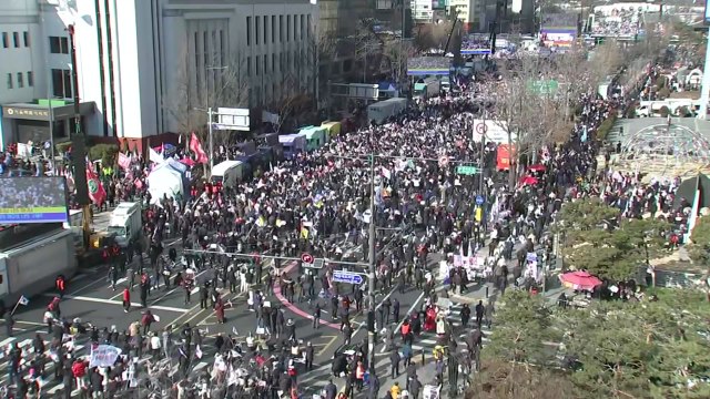 탄핵 반대 도심 집회... 대통령 석방 / YTN