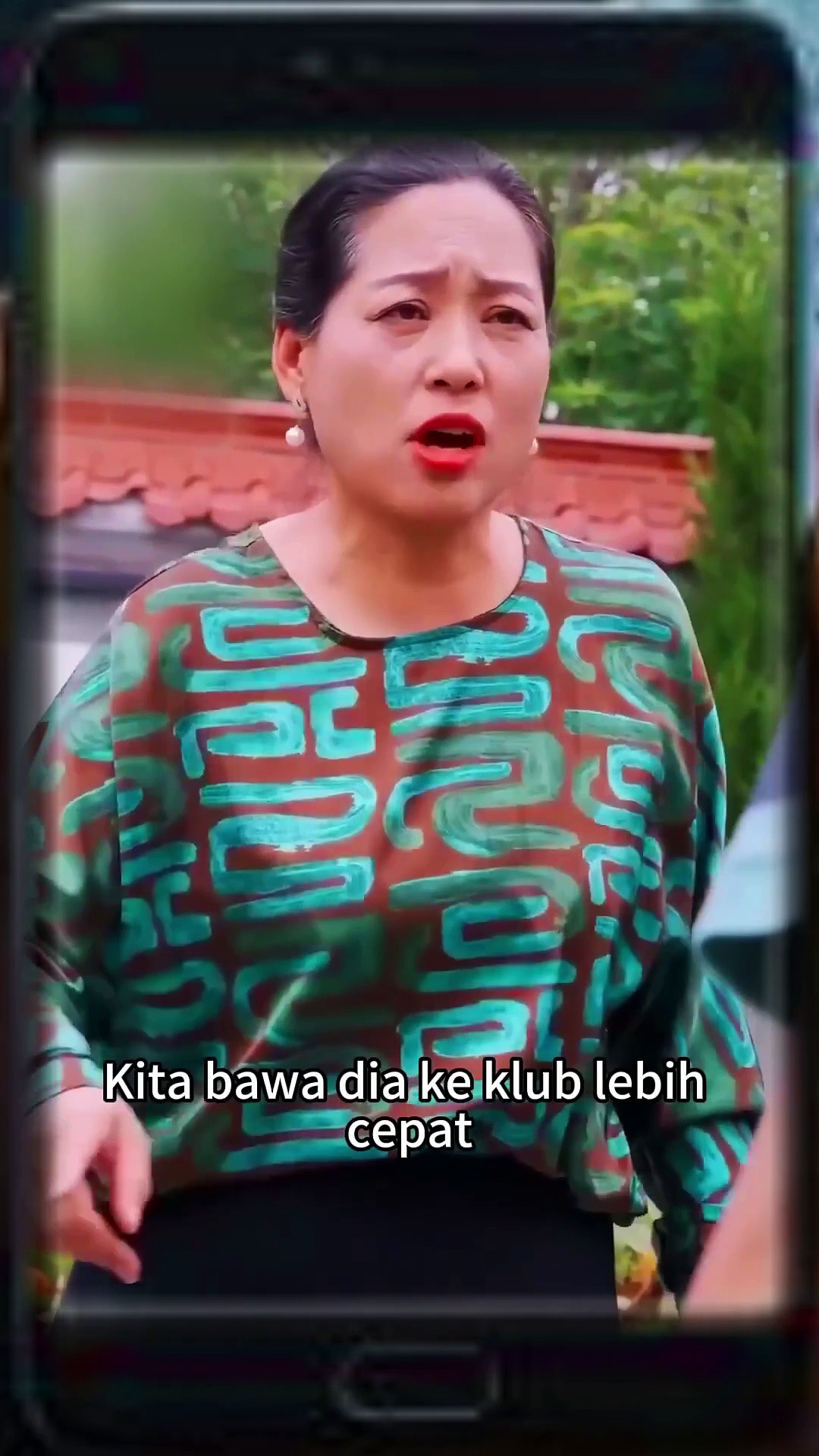  Cewek cantik ini beruntung setelah menyelamatkan nenek seorang ceo part 3