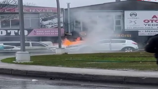 Kocaeli'de korkutan anlar: Seyir halindeyken yanmaya başladı