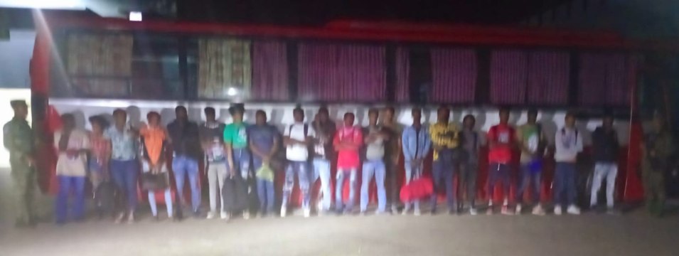 Detienen autobús con haitianos indocumentados tras persecución en San Juan de la Maguana