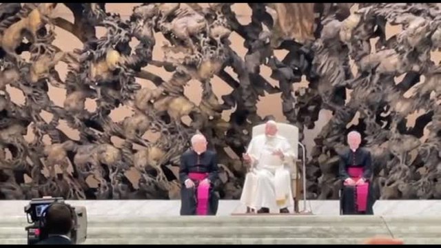Il Papa ai giornalisti: Comunicare è saggezza, basta che siate veri