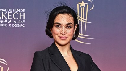 GALA VIDEO - Camélia Jordana cash sur sa vie sentimentale : “Je tombe amoureuse tous les quatre matins”