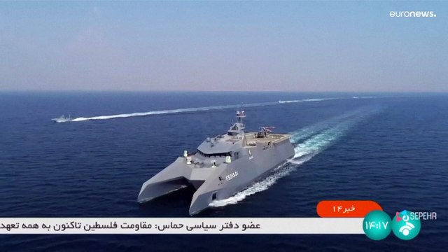 الحرس الثوري الإيراني يجري مناورات بحرية بالخليج ويكشف عن زوارق راجمة للصواريخ