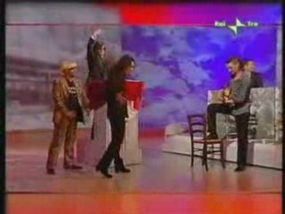 Antonio Albanese- Cetto La Qualunque con il figlio Melo!