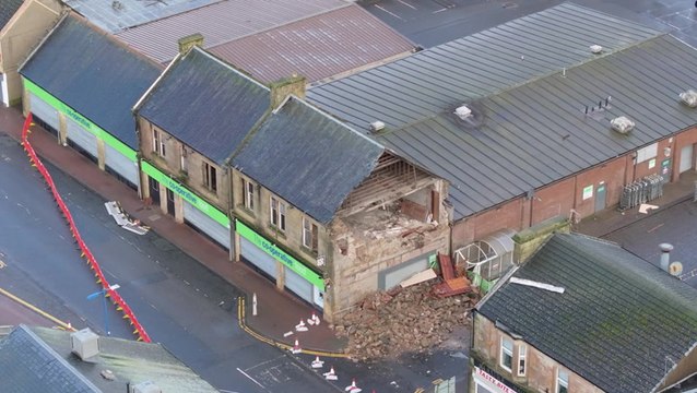 Co-op building collapses in Falkirk as Storm Eowyn batters Scotland