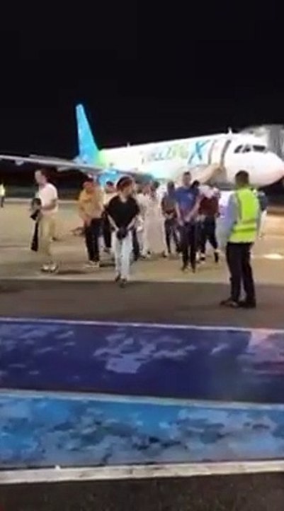 Deportados dos EUA chegando algemados ao Brasil e ministro reage: "desrespeito aos direitos fundamentais"