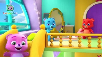 Colorful Bear Buddies | NEW 🌈 CoComelon Adventure