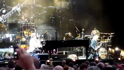 Elton John - All the Youngs Girls Love Alice