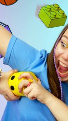 That Jar Is Hard to Open! 😅 | Give Your Mashmallow a Lego Makeover 🍬🏗️