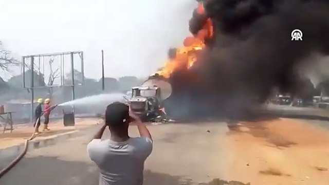 Akaryakıt tankeri patladı: Onlarca yaralı var