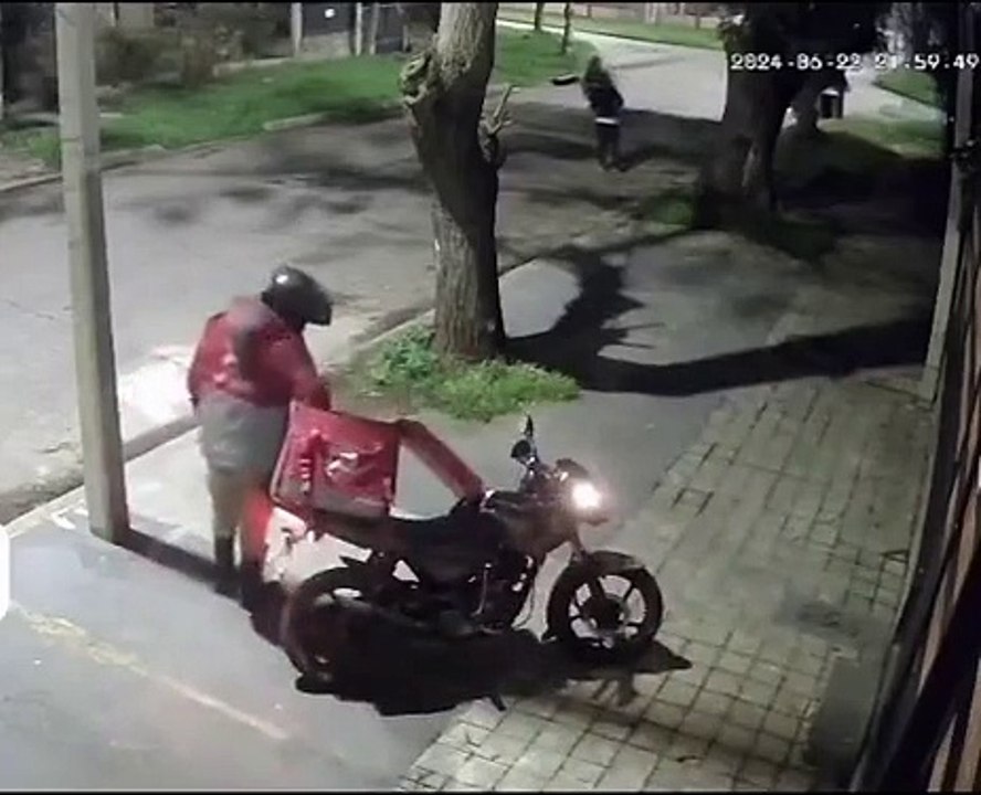 Robber: "Ey, what do you deliver?" Delivery guy: "Violence."
