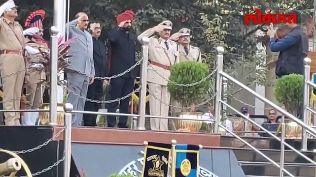 अजित पवारांच्या हस्ते पुण्यात ध्वजारोहण