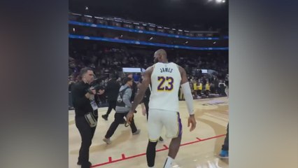 Termina el partido, ve a Gasol en la grada y no duda ni un segundo: el gesto de Lebron