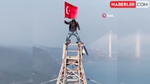 Bolu'daki Yangın Faciasında Hayatını Kaybedenler İçin Türk Bayrağı Açtı