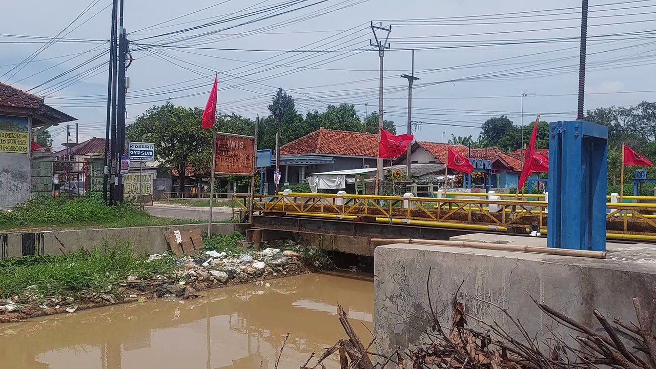 Pintu Air Kali Kapur Perlu Dibersihkan Kembali