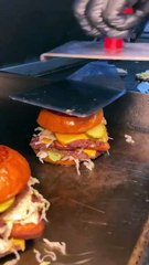 Follow for more ASMR videos🌮🍟 Credits: @devourpower #mukbang #asmr #fastfood #asmreating