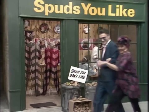 Benny Hill - Spuds You Like (Street Antics) (1989)
