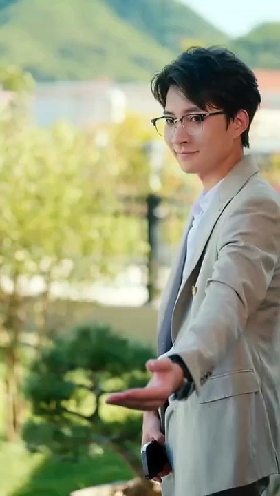 Let Me Look at You In this new drama I traveled back seven years and chose to save your true love hoping you’ll find happiness#ShortDrama #ChineseDrama