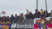 Cánticos hacia Toril y a los madridistas de la afición y jugadoras del Barcelona