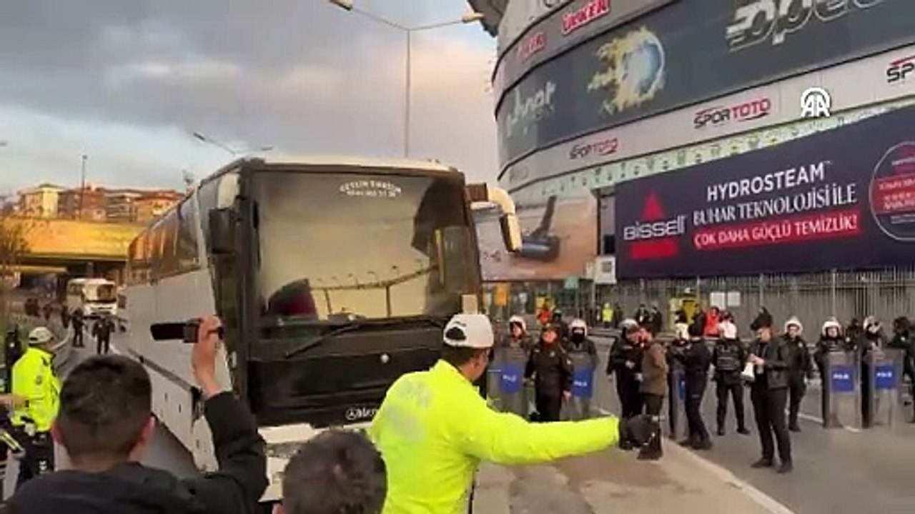 Kadıköy'de maç öncesi arbede
